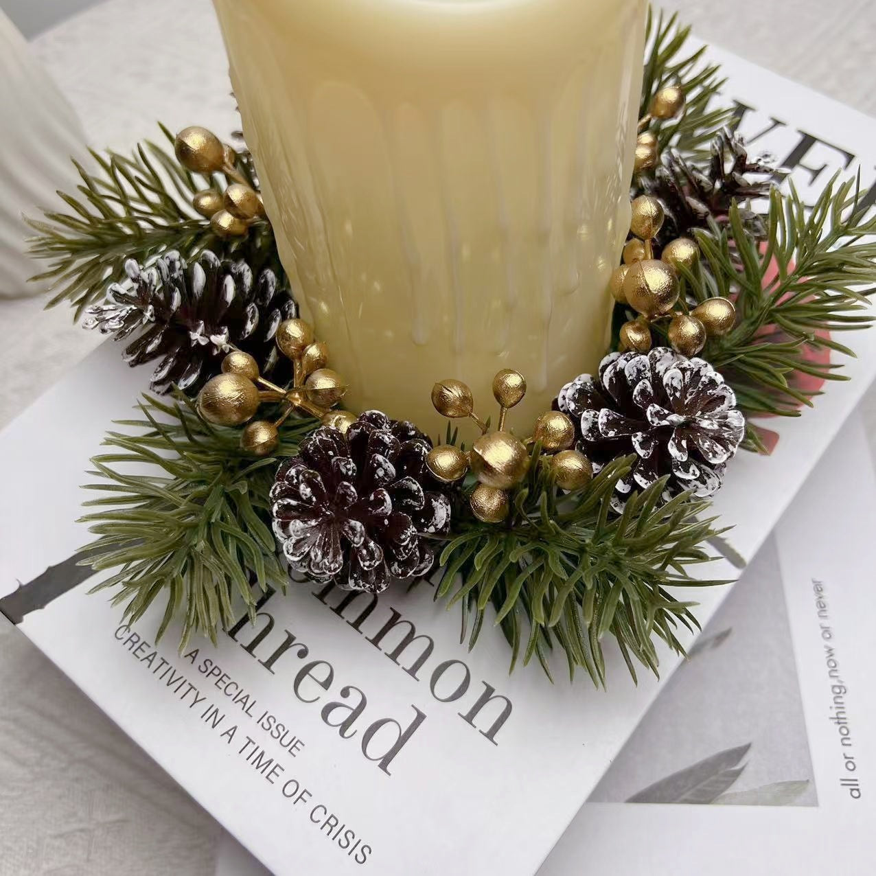 Cross-border new products Christmas candle scented candle holder berry flower ring table top home decoration simulated pine cone ornament
