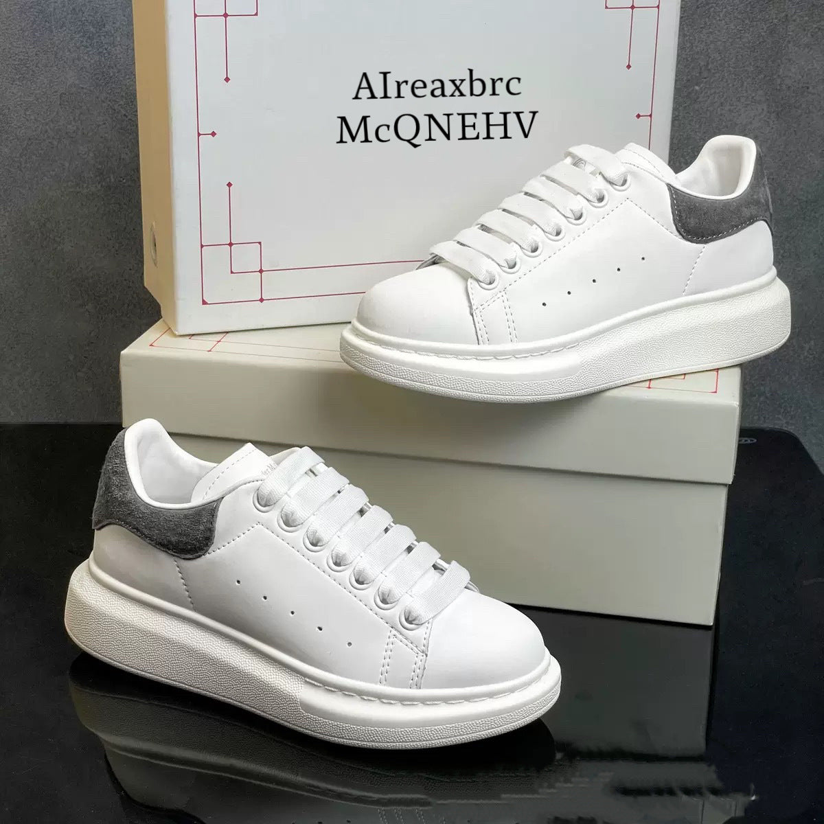 2025 New Style Right McQueen Small White Shoes Men's and Women's Shoes Couple Student Sports Casual Board Shoes Trend Platform Sole Heightened Shoes