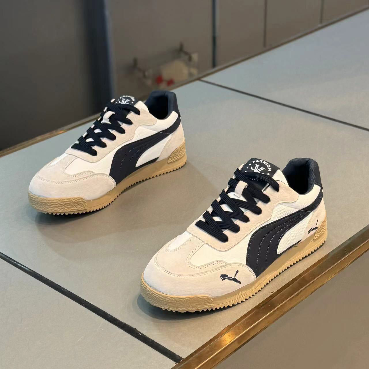 Men's shoes 2025 spring and autumn new trendy fashion and versatility lightweight Korean version of sports and casual board shoes trendy shoes Forrest Gump shoes