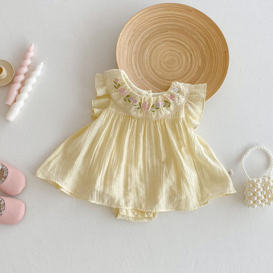 Baby embroidered bag fart dress 2025 new summer baby girl Korean version flying sleeve bag fart skirt newborn solid color clothes