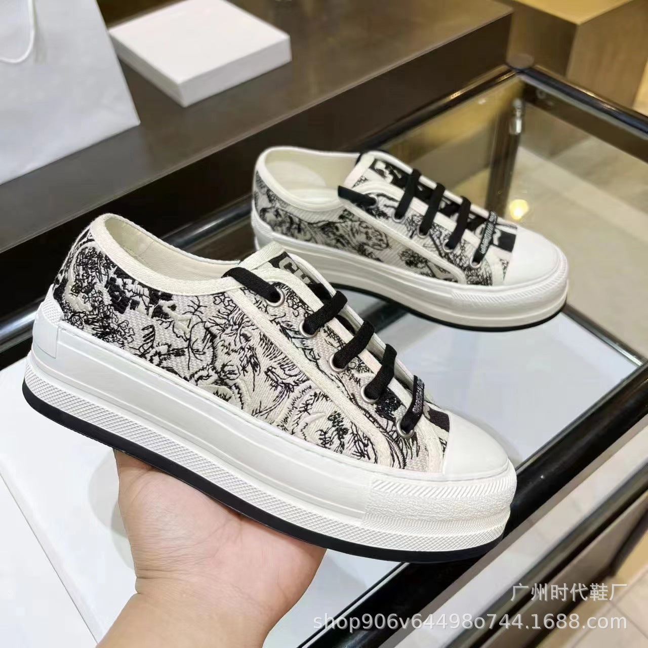 D home embroidery canvas shoes women's 2024 new Internet celebrity lace-up small white shoes thick-soled inner heightened casual sports board shoes