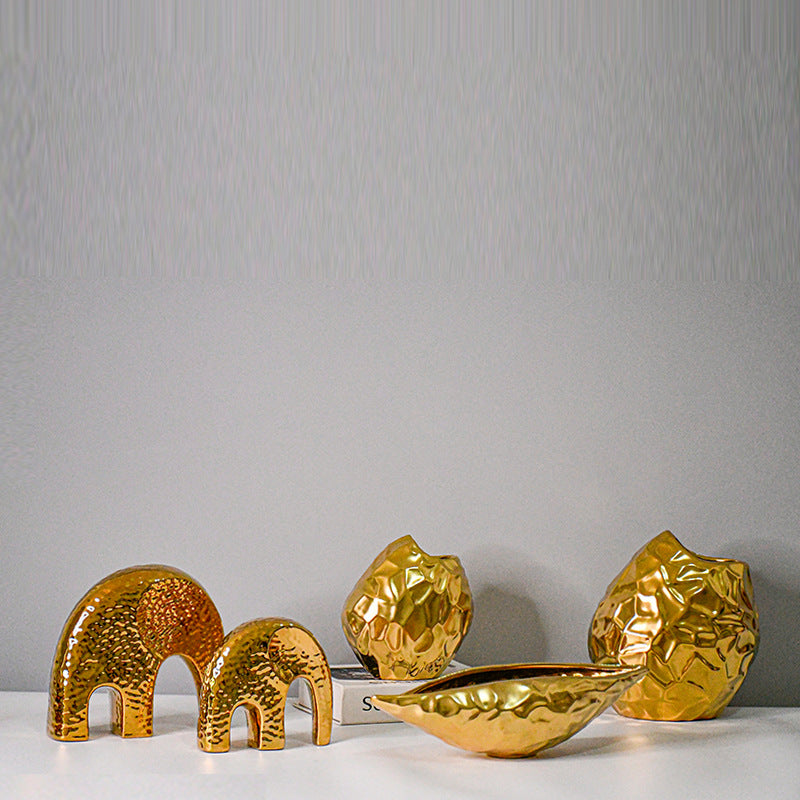 Creative: Nordic simple, special-shaped, gold-plated floral ornaments, light luxury home decorations, living room tabletop, fruit plate