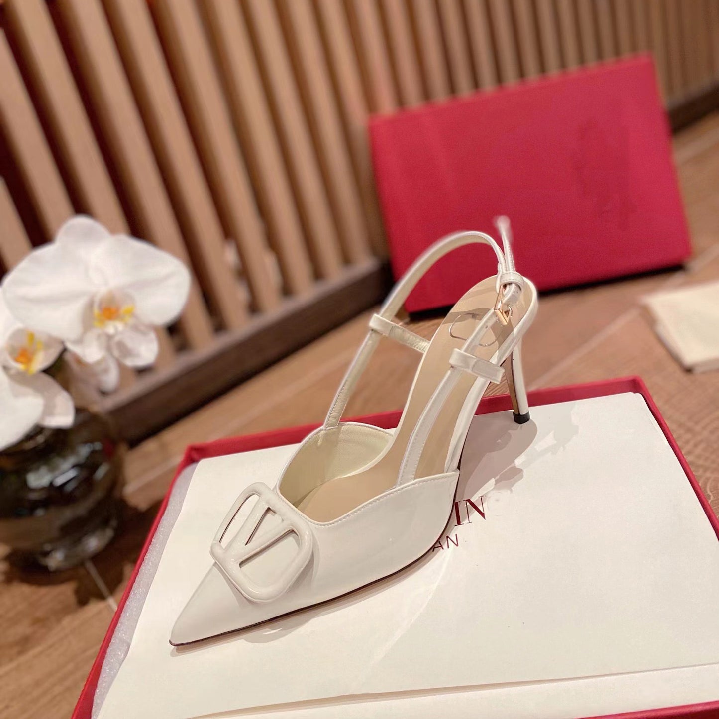 High version V home nude high heels women's 2025 summer toe toe stiletto sandals pointed toe french v buckle single shoes