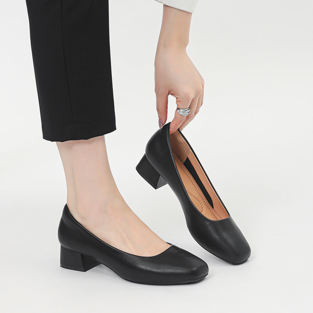 Flight attendant work shoes, black professional shoes, medium heel, thick heel single shoes, soft soles, comfortable and not tiring feet, civil servant interview women's shoes