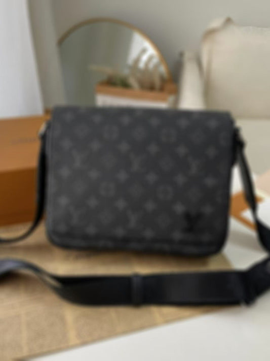 2024 New Men's Bag Box Bag Black Samurai Messenger Bag
