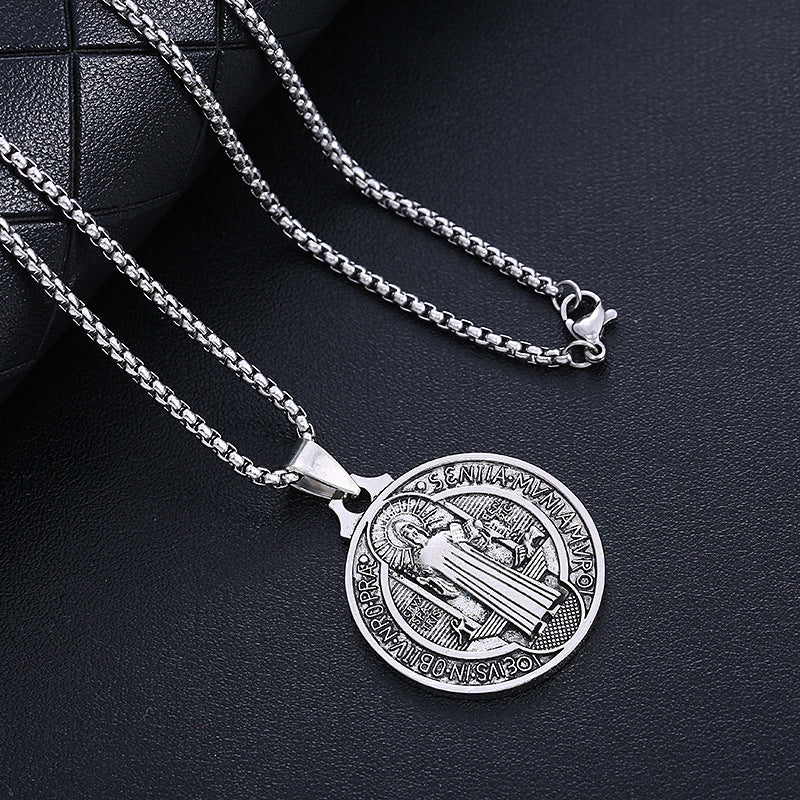 European and American cross-border hot-selling accessories hip-hop street dance couple necklace disc portrait pendant titanium steel boys and girls necklace