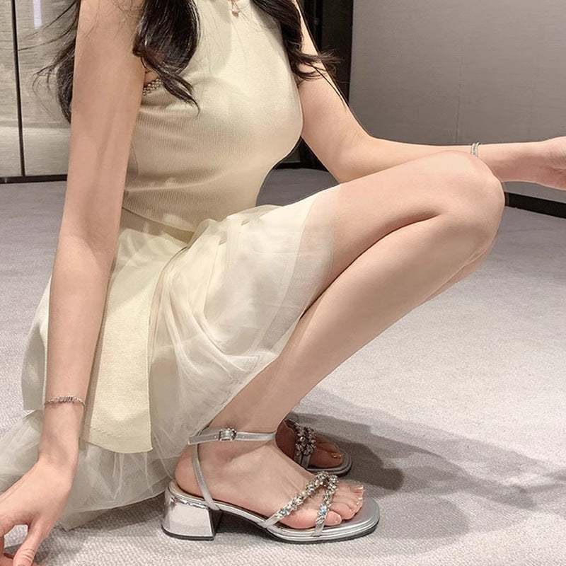 Su Yinyin rock sugar fairy ~ summer new one-line strap sandals French rhinestone open-toe block high heeled sandals women