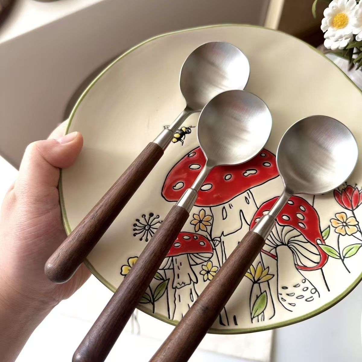 Imitation walnut handle round spoon, high-value household stainless steel small round spoon, dinner spoon, large soup spoon, Western dessert spoon