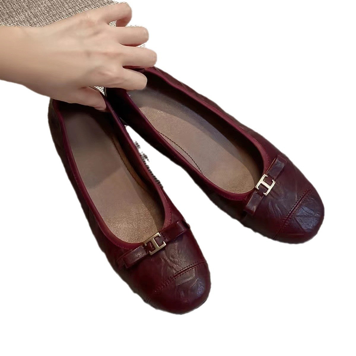 In stock ~ French retro soft sheepskin low-heeled single shoes women's 2025 new round-toed shallow mouth one-foot kick granny shoe girl