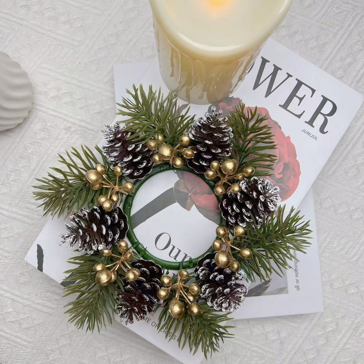 Cross-border new products Christmas candle scented candle holder berry flower ring table top home decoration simulated pine cone ornament