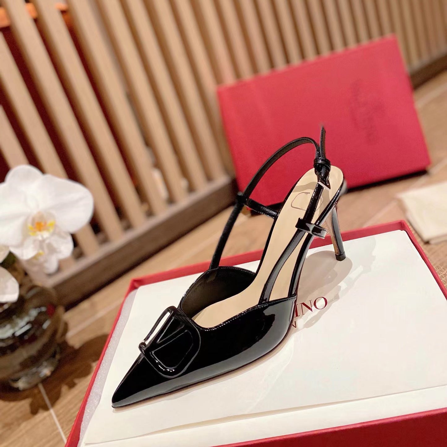 High version V home nude high heels women's 2025 summer toe toe stiletto sandals pointed toe french v buckle single shoes