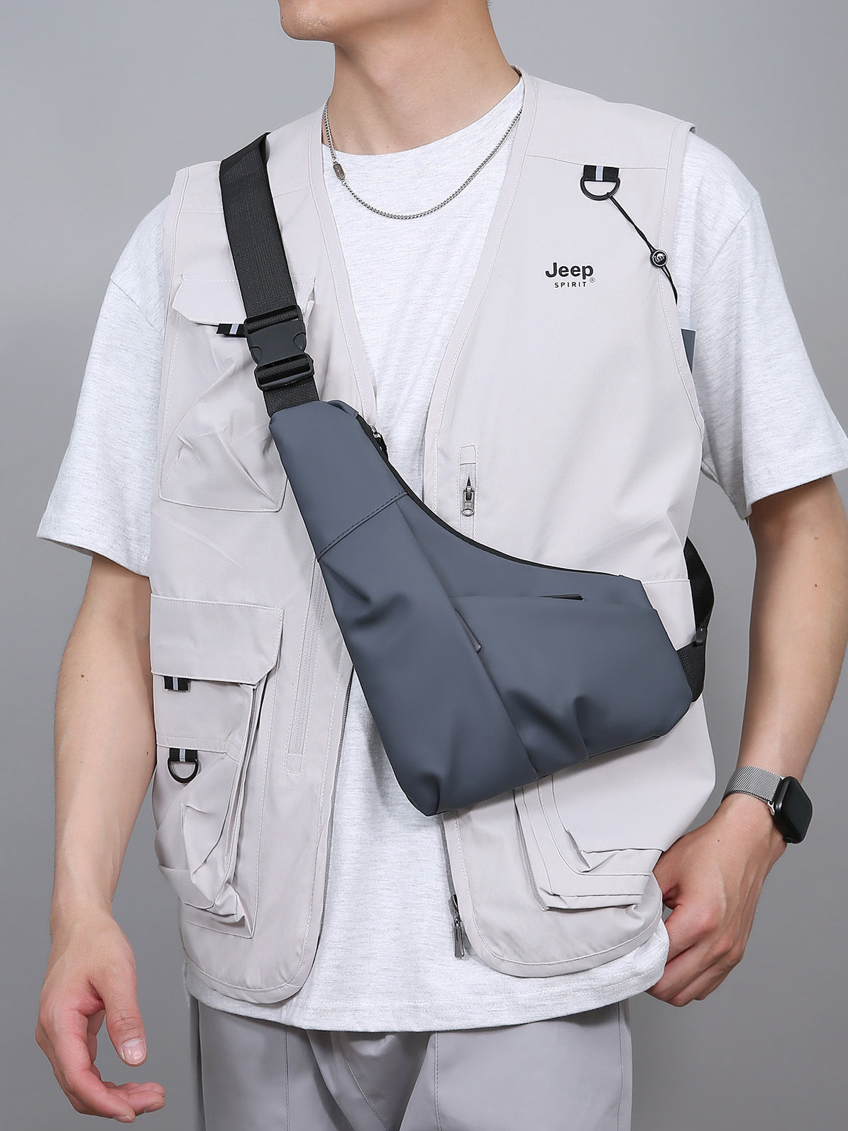 Cross-border new triangle bag casual men's leather film large capacity crossbody bag fashionable outdoor water-repellent shoulder bag