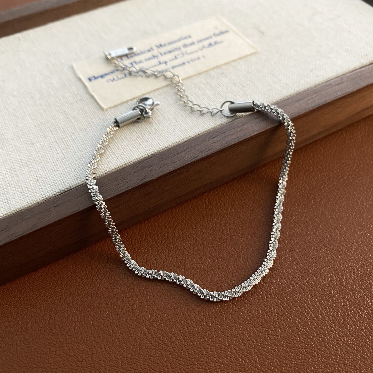 Sparkling titanium steel is not easy to fade, new anklet, light luxury, cold style, fashion, personality, niche explosive bracelet