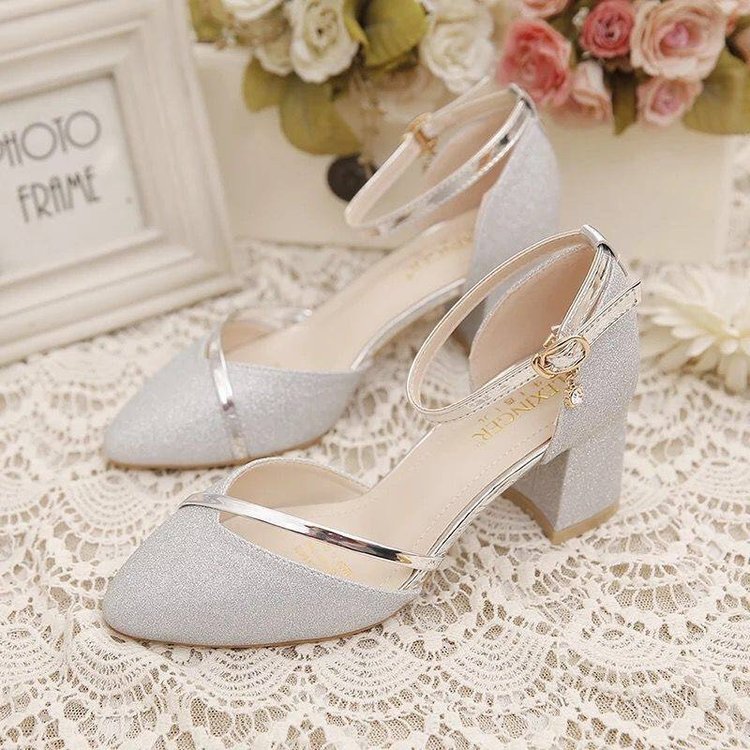 Pointed toe thick heel shoes women's 2022 new daily style toe square root women's shoes buckle strap high heel shoes wholesale