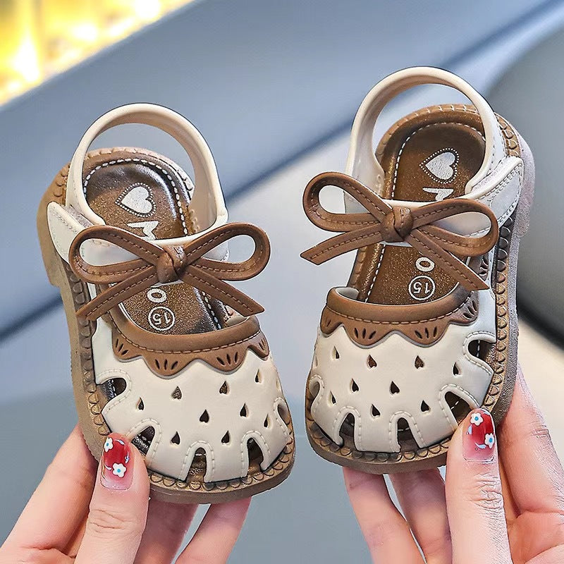 Baby girl sandals summer girls' plastic anti-pee soft sole non-slip middle and secondary school children toddler baby sandals 01-2-3 years old