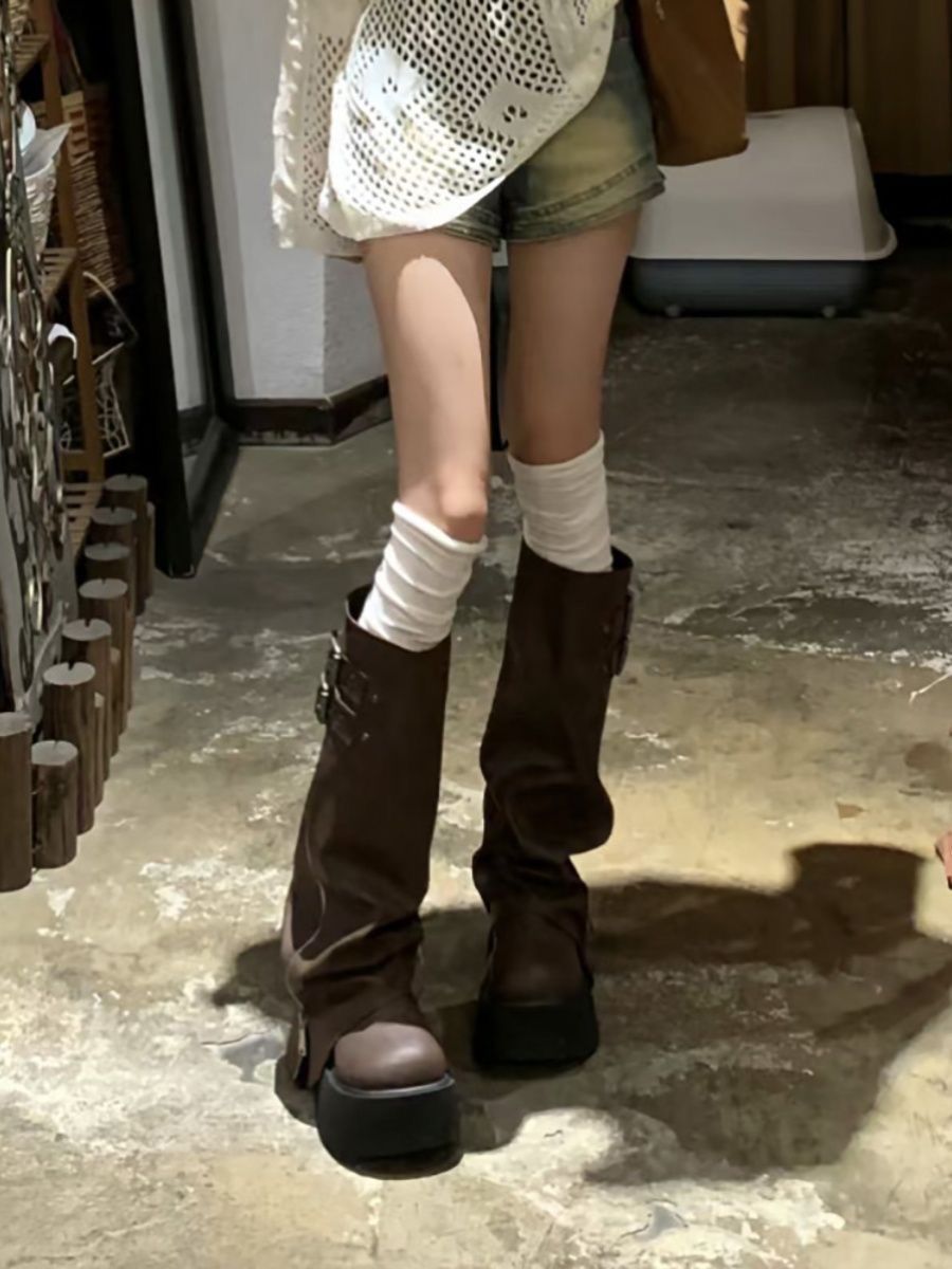 2024 Internet celebrity new style with skirt, versatile women's boots, boots, niche soft soles, not tired feet, high boots
