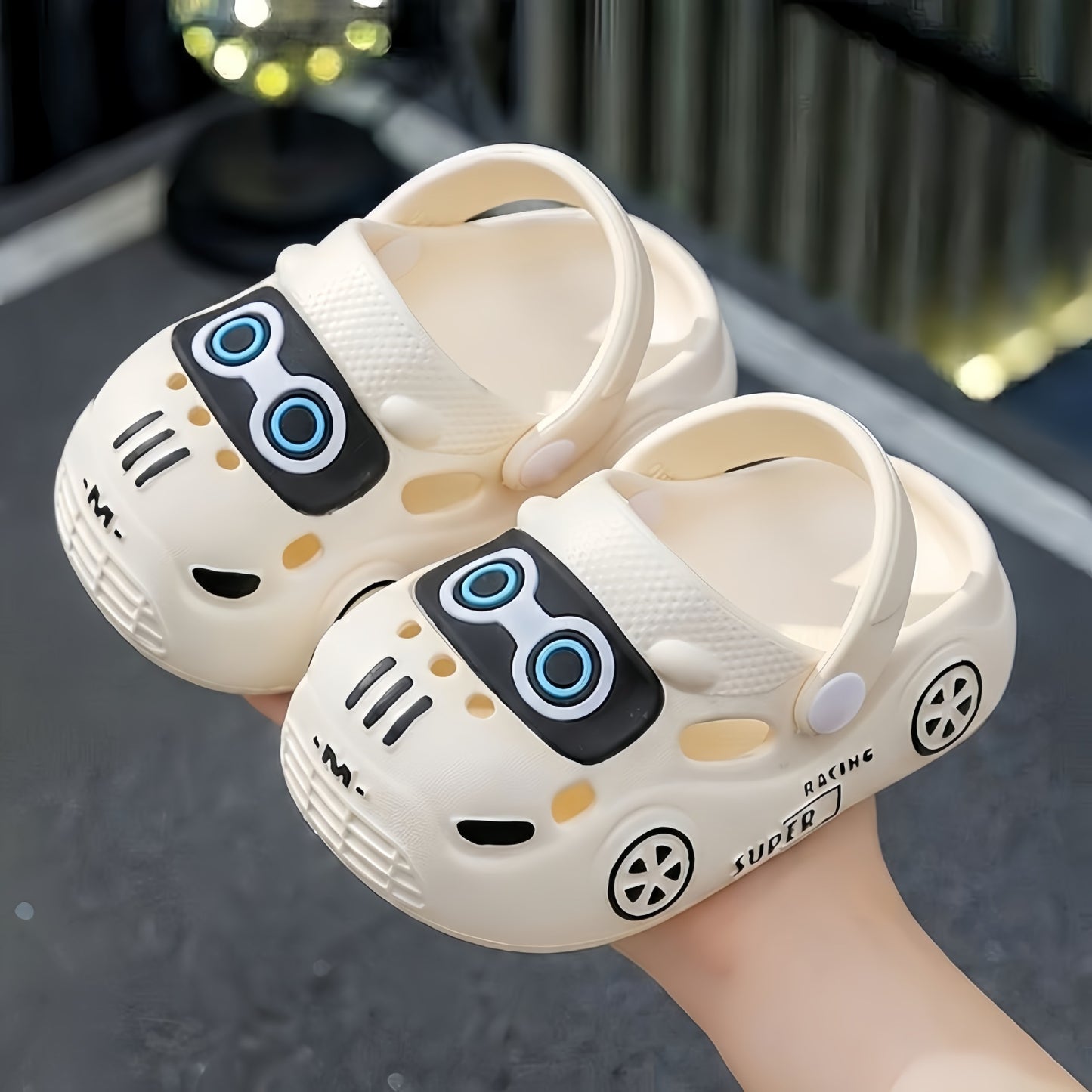Children's slippers summer cartoon boys and girls non-slip soft soles indoor and outdoor car babies baotou hole cool slippers