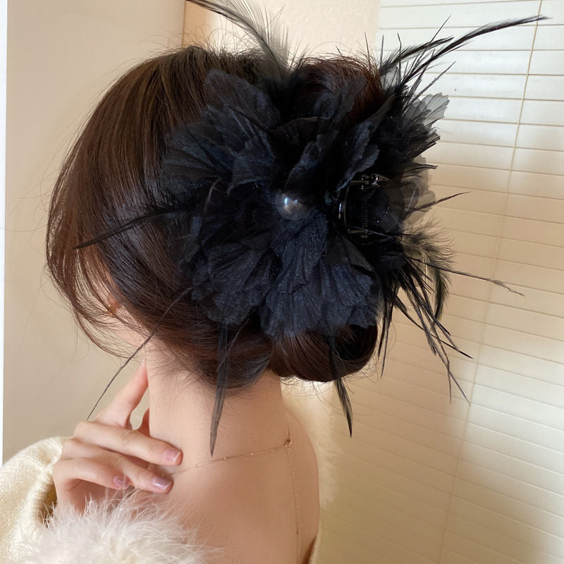 Ostrich feather grip clip, pure desire wind, hair on the back of the head, hair volume, super fairy ins, high-end hair ornaments, feather hair accessories