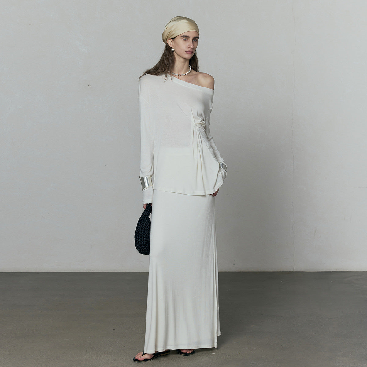 Guangzhou Thirteen Lines Women's UMA WHITE Stalls 2025 Cruise New Skirt Women's Tencel High-waisted Long Skirt