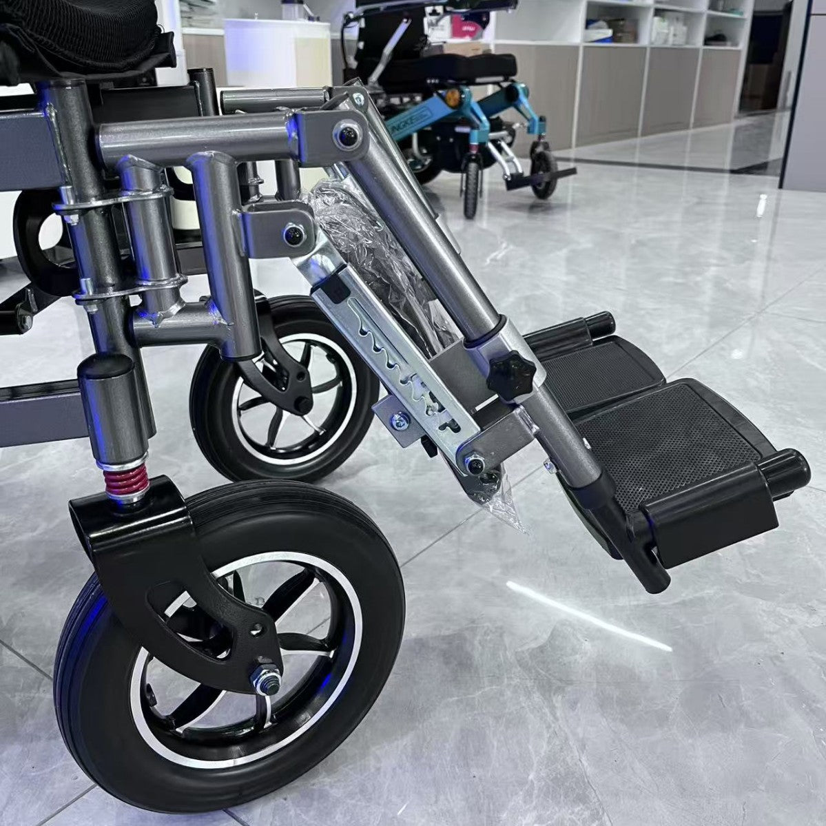 Aizhikang full reclining electric wheelchair foldable lightweight elderly disabled automatic intelligent four-wheeled scooter