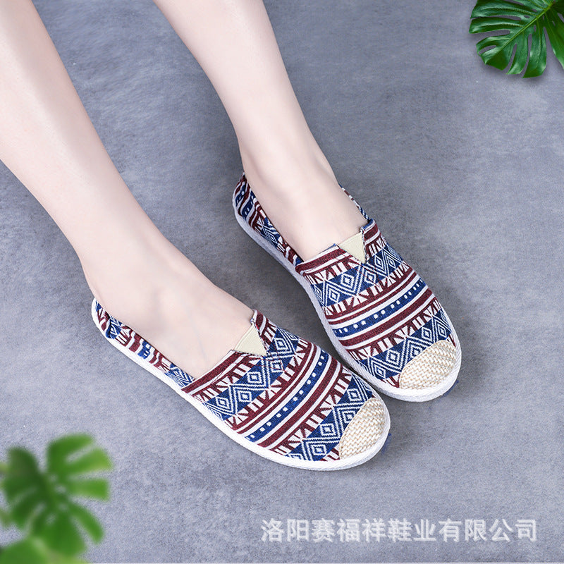 2024 low-top casual shoes old Beijing cloth shoes for women mother soft-soled shoes canvas students wholesale white shoes
