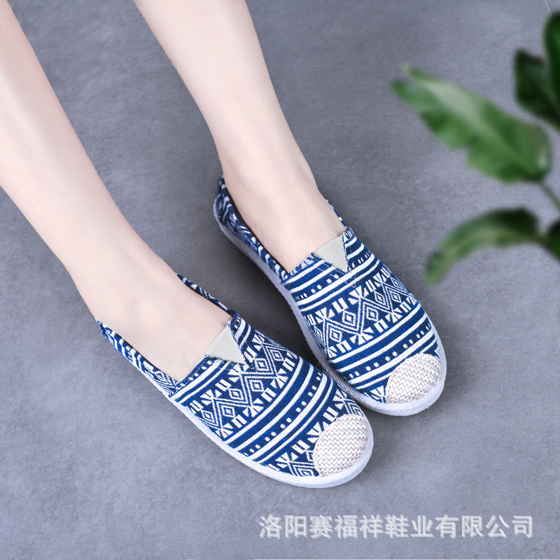 2024 low-top casual shoes old Beijing cloth shoes for women mother soft-soled shoes canvas students wholesale white shoes