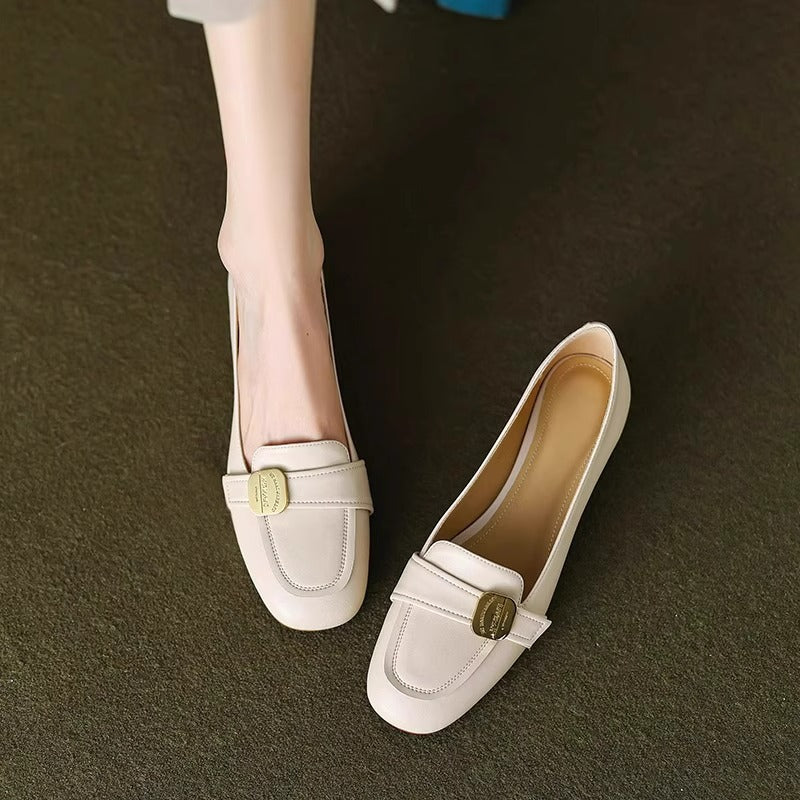 In stock ~ sheepskin version of French beautiful metal buckle thick heel pumps for women's 2025 summer new versatile beanie shoes