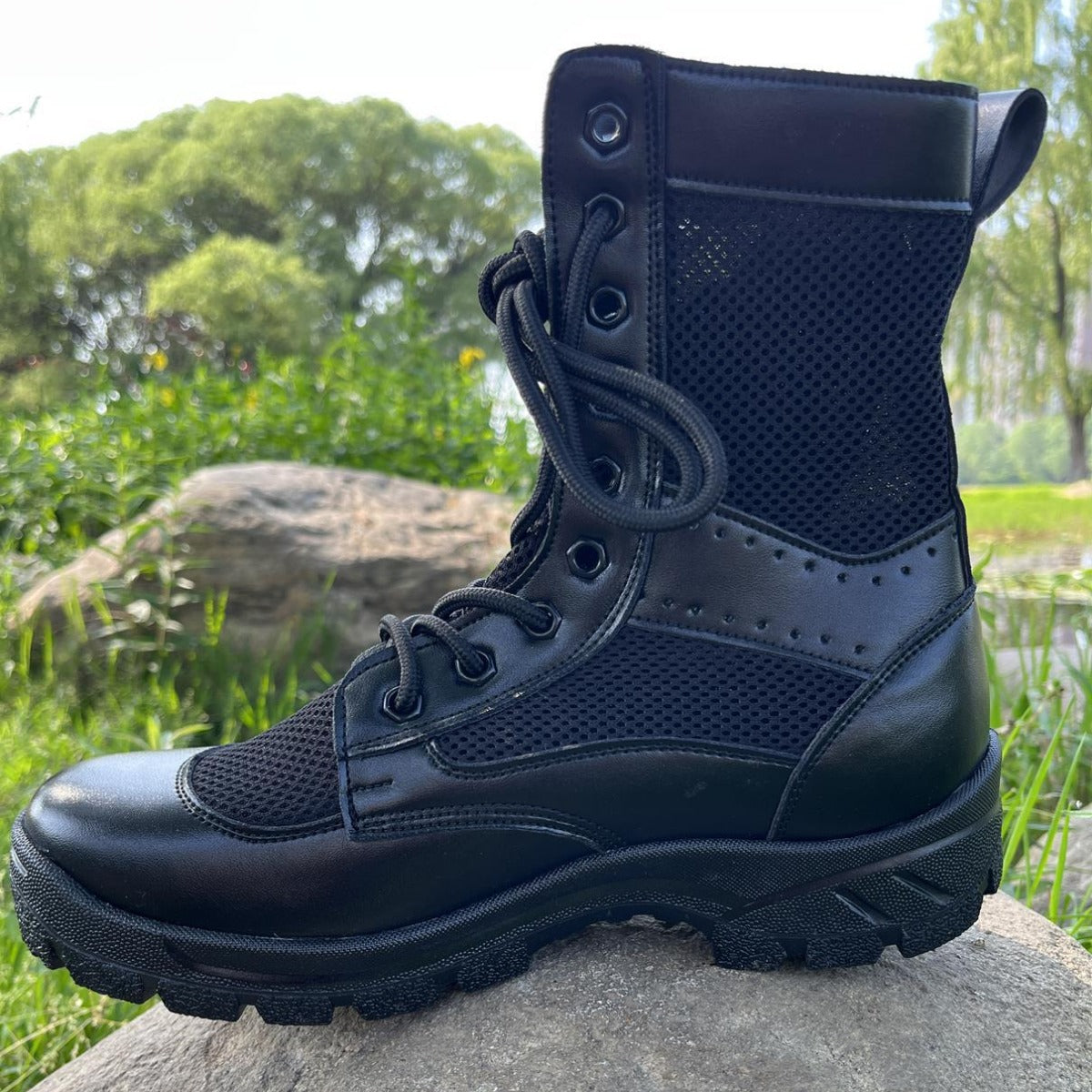 Ultralight mountaineering men's spring, summer, autumn, breathable mesh training boots, high-top outdoor overalls, male security guard boots