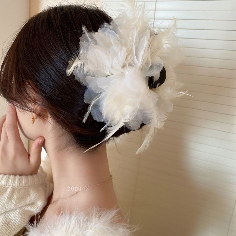 Ostrich feather grip clip, pure desire wind, hair on the back of the head, hair volume, super fairy ins, high-end hair ornaments, feather hair accessories