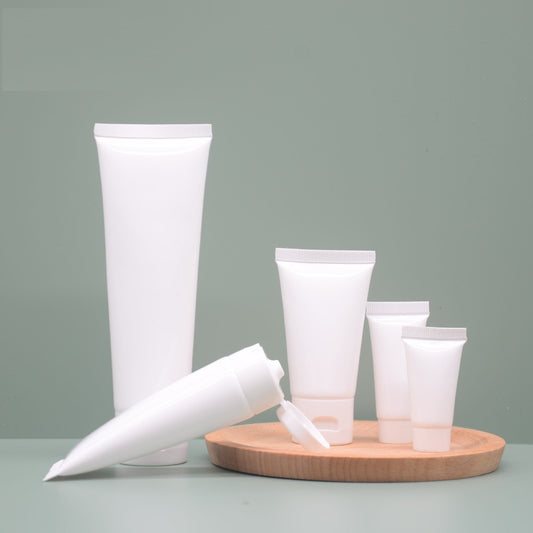 White varnish facial cleanser, travel bottle, cosmetic hose bottle, hand cream, shampoo, plastic bottle, empty bottle