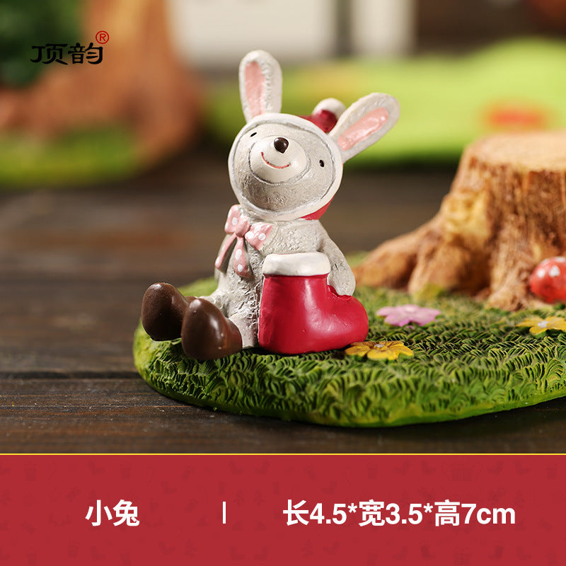 Christmas decorations, scene displays, shops, shopfronts, window ornaments, Christmas trees, tabletop ornaments, props