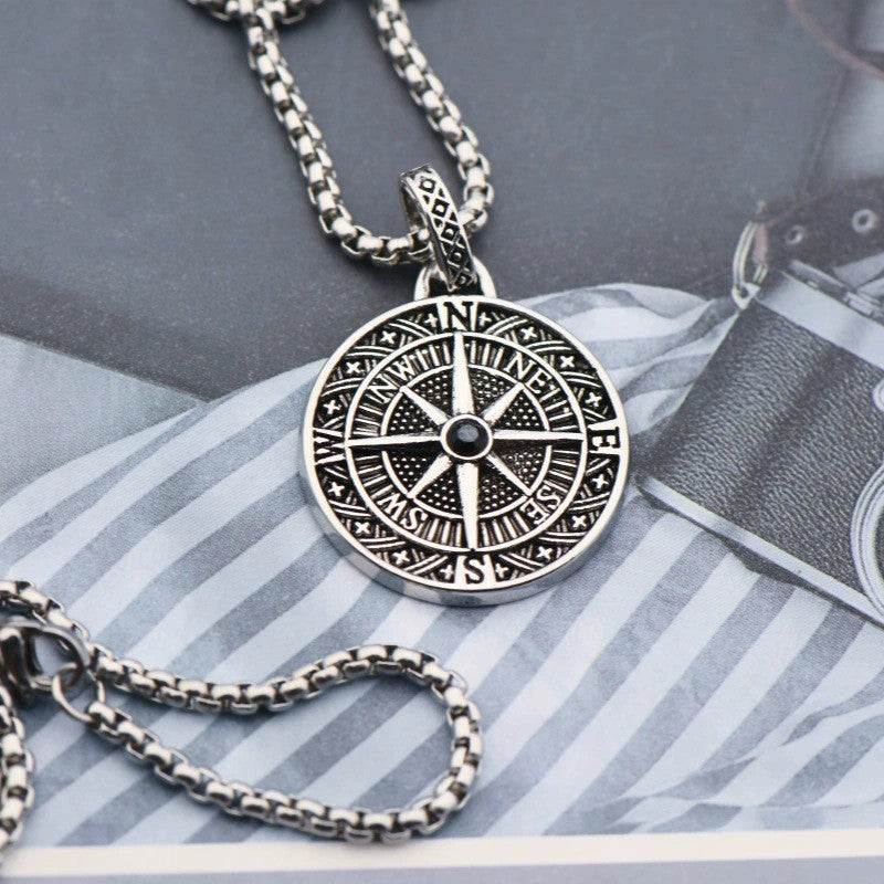 Cross-border new vintage compass pointer pendant pendant summer men hip hop long sweater chain necklace wholesale